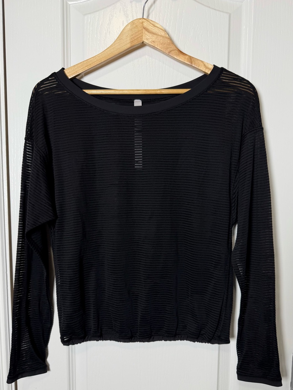 Lululemon Clear and Present Long Sleeve Black Shirt 4 - Picture 5 of 6